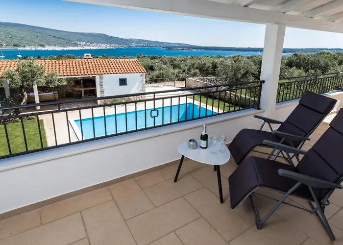 Estate 2 By Guide Villa Kornić