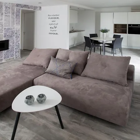 Estate 2 By Guide Villa