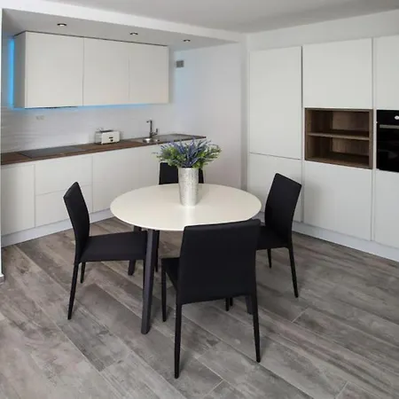 빌라 Estate 2 By Guide *