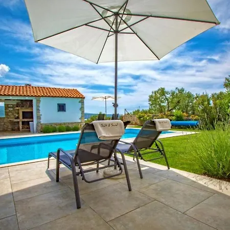 Estate 2 By Guide Kornić